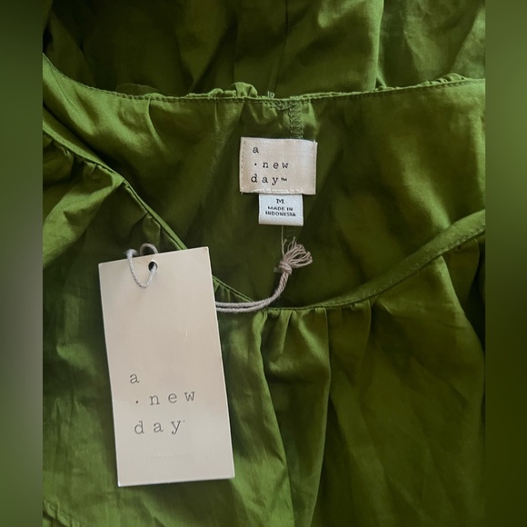 Fun Mini Ruffle Green Dress. NWT - Picture 3 of 5